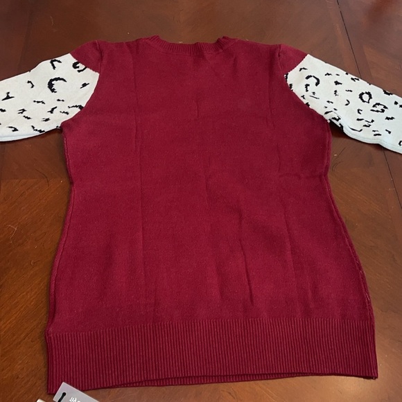 NWT Leopard Print Burgundy Sweater - Picture 5 of 5